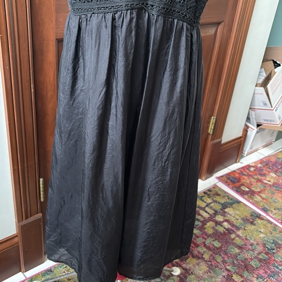 Velvet Brand Silk dress lingerie slip lined/silk black/black lace low V-neck - Picture 5 of 15